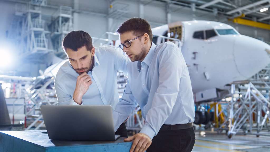 Aviation commercial ingénieur aéronautique business travail avion